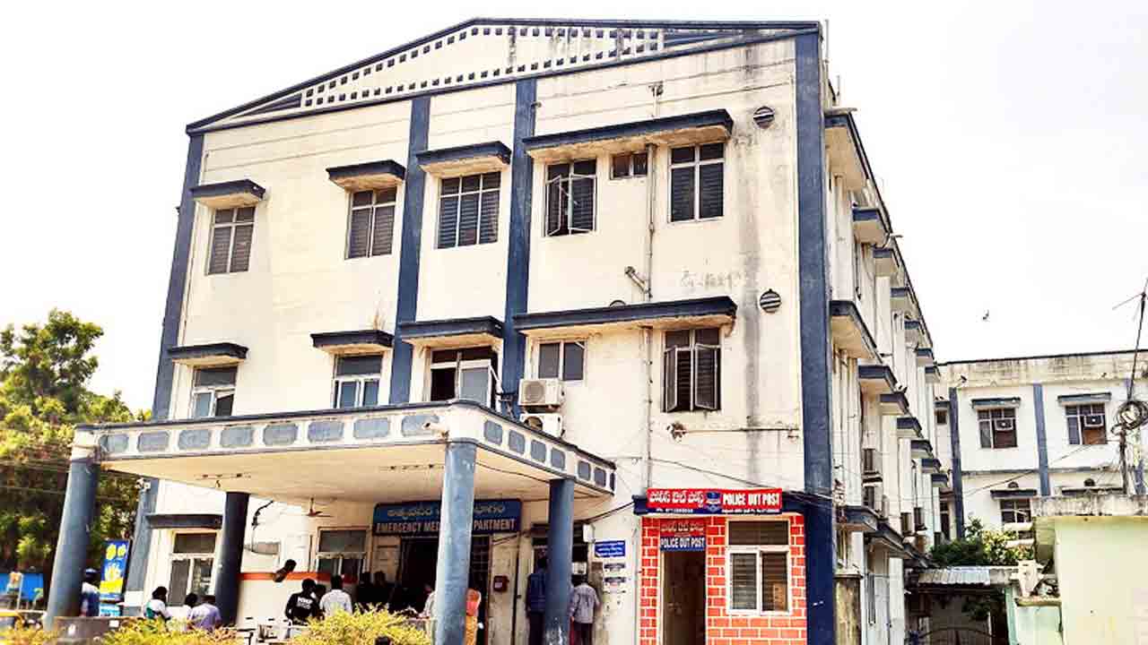 అదే తీరు.. ఆదేశాలు బేఖాతరు!