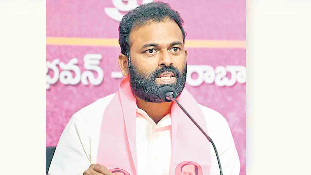 మోదీని కాపాడేందుకు రేవంత్‌ తిప్పలు