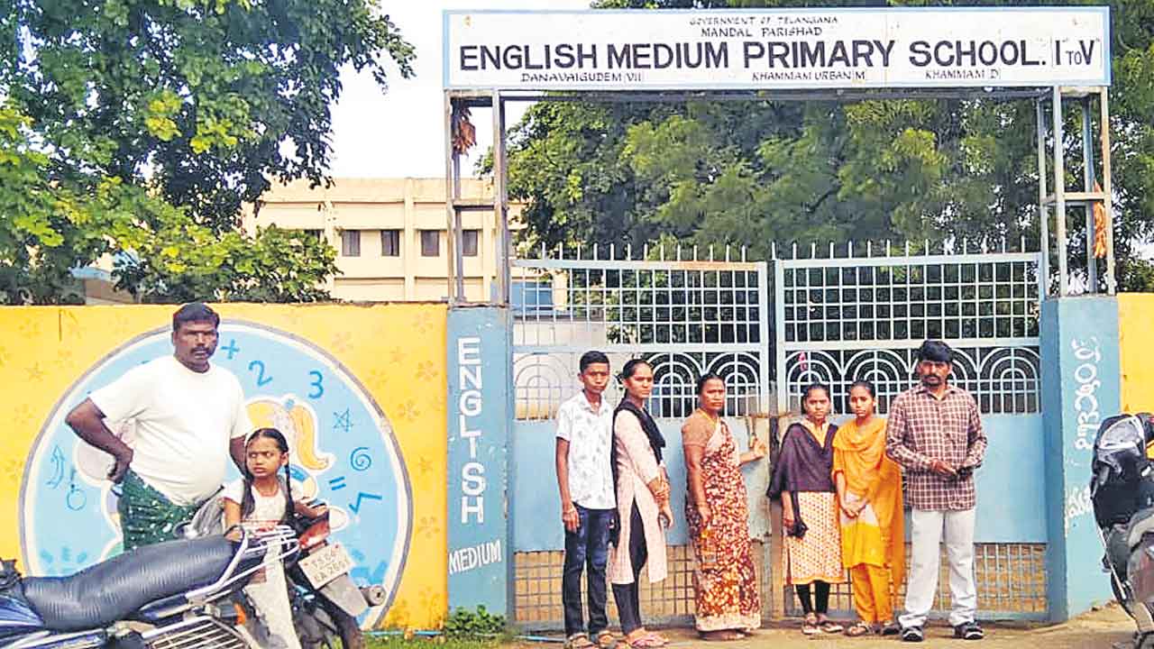 బతుకు తడబడి.. ‘మన ఊరు.. మన బడి’ బకాయిలు