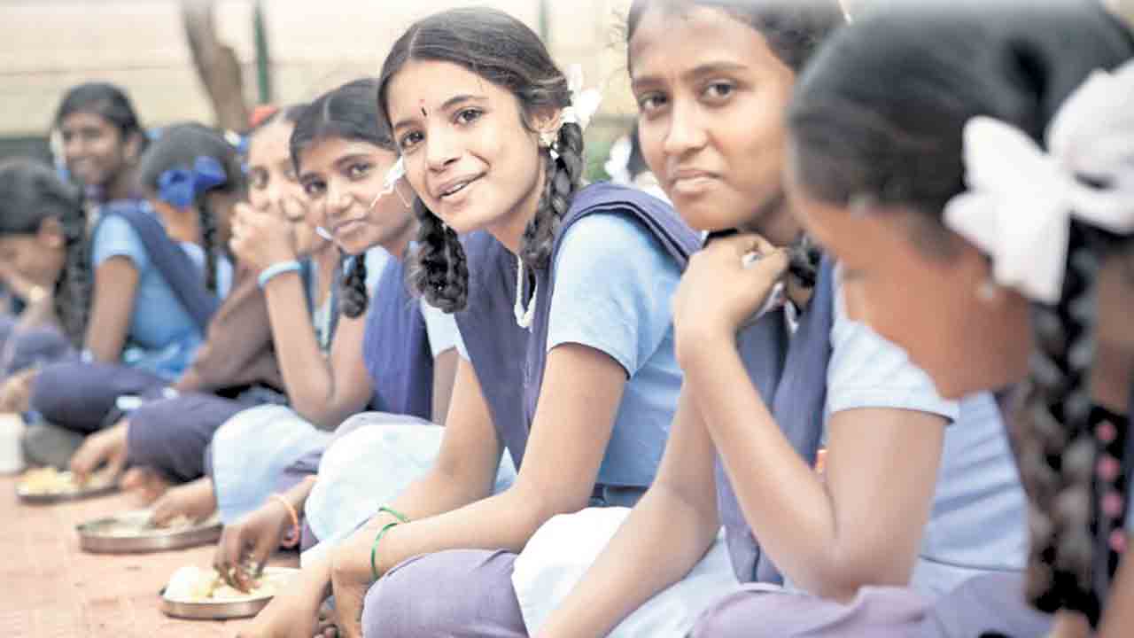 మధ్యాహ్న భోజనం ప్రకటనలకే పరిమితం