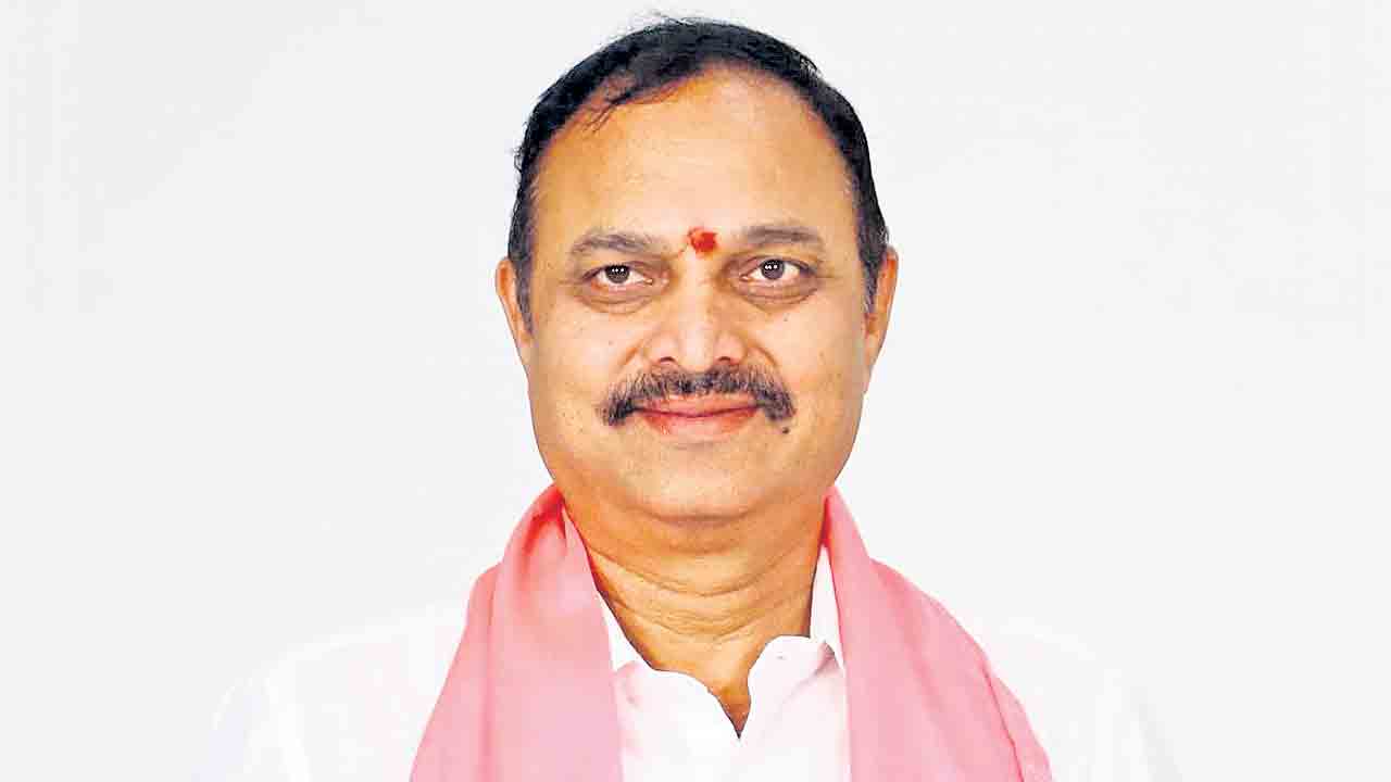 రంగనాథ్‌ను వెంటనే తొలగించాలి