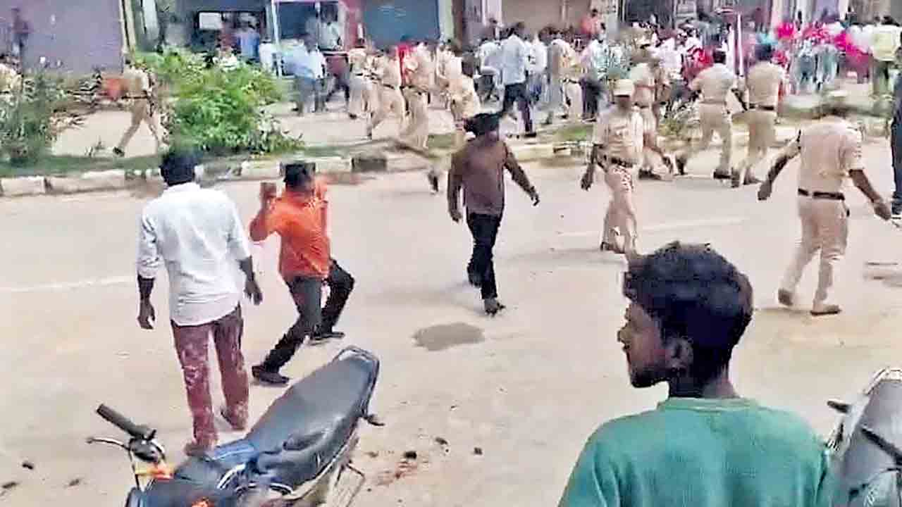 కాంగ్రెస్‌లో భగ్గుమన్న వర్గవిభేదాలు