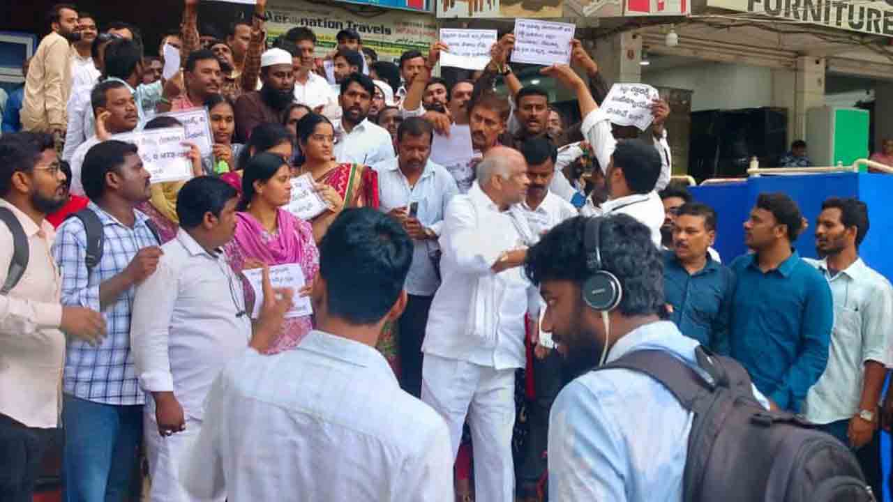 జూనియర్‌ లెక్చరర్లపై సర్కార్‌ కక్ష!