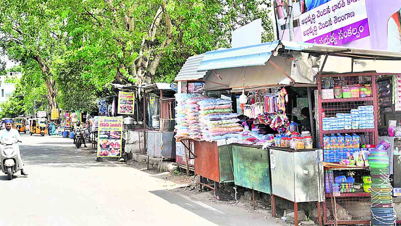 పాదచారికి దారేది?