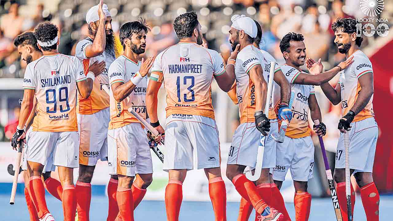 హాకీ సైన్యం సిద్ధం