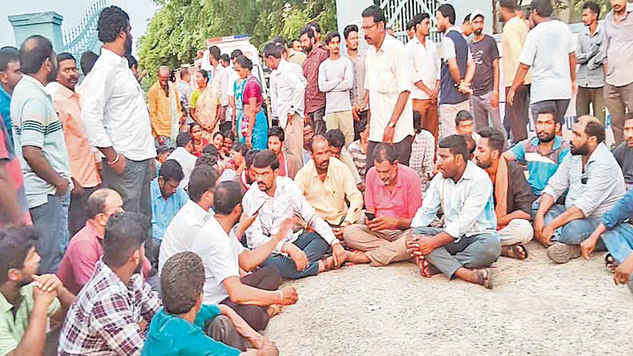 మాడల్‌ స్కూల్లో విద్యార్థి మృతి