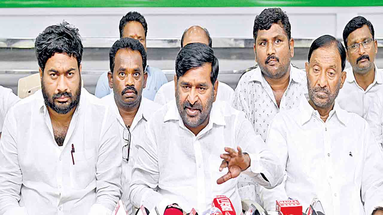 కమీషన్లు రావనే కన్నెపల్లిపై కుట్ర