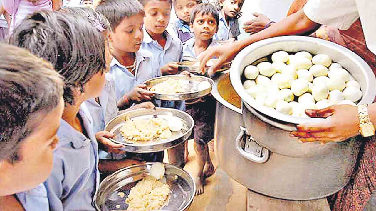 కోడిగుడ్లు కొనలేం!