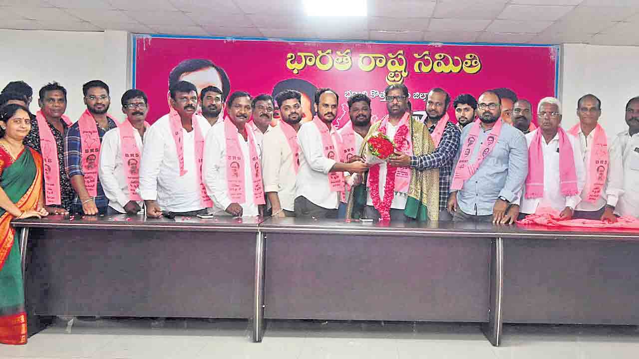 బీఆర్‌ఎస్‌లో భారీగా చేరికలు