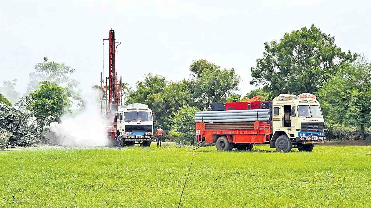 11,479 గ్రామాల్లో బీడు గోడు