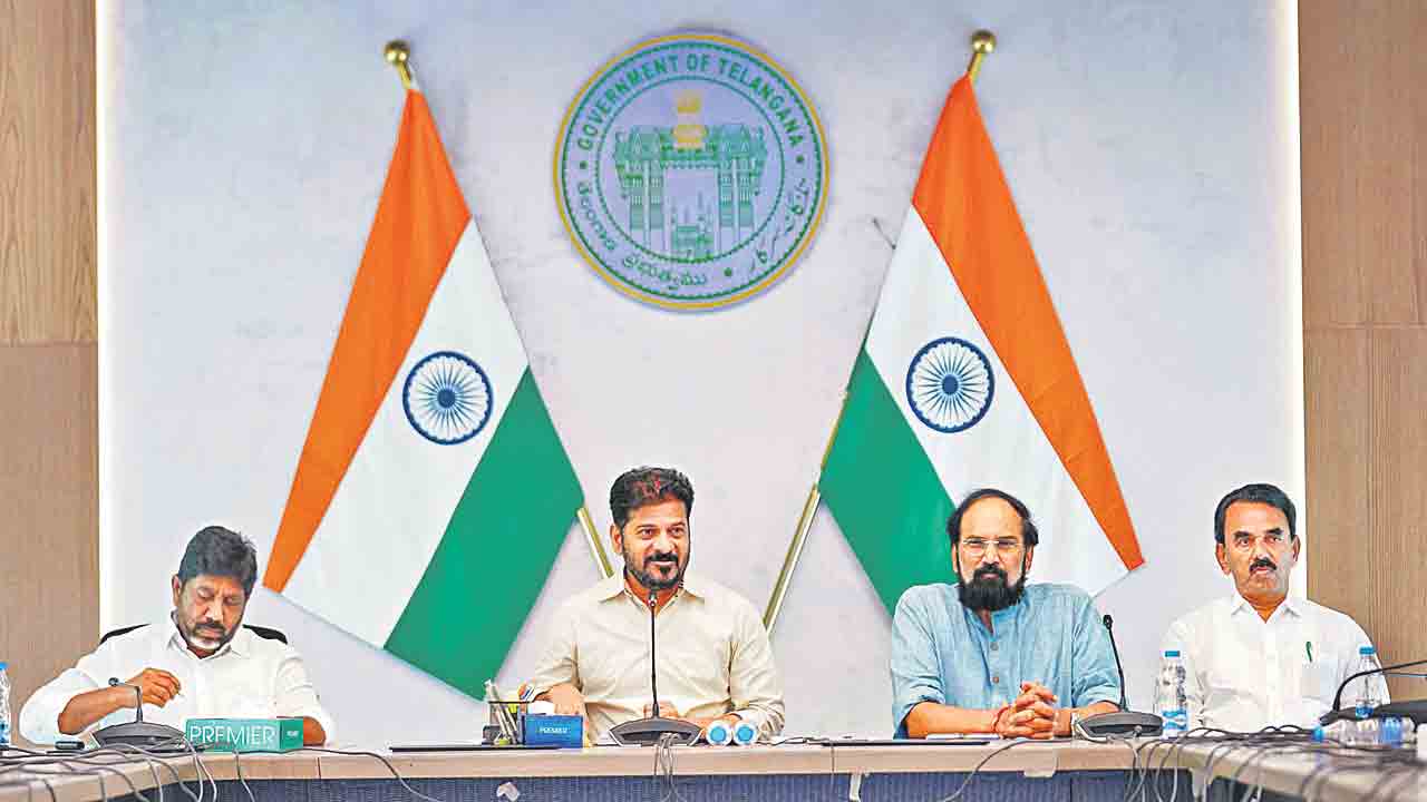 Revanth reddy | ఎన్ని రోజులు తప్పించుకుంటం? అధికారులతో రేవంత్‌.. వ్యాఖ్యలపై దుమారం