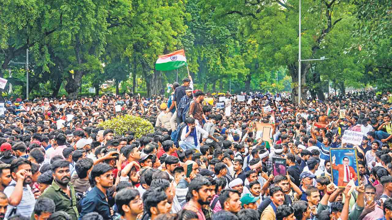 సీజేపీ చలో పార్లమెంట్‌ ఉద్రిక్తం