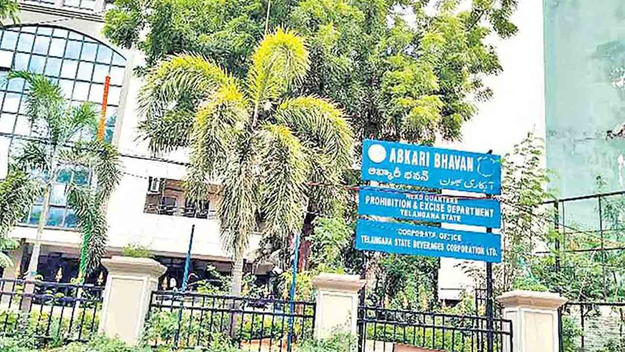 ఎక్సైజ్‌ బదిలీలపై పీటముడి!