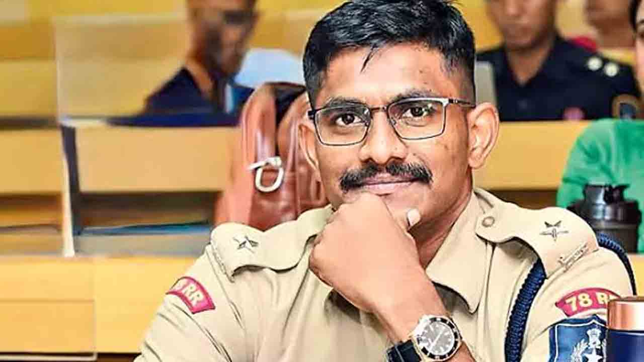 ఉమెన్‌ సేఫ్టీ వింగ్‌కు ట్రైనీ ఐపీఎస్‌ల కేసు