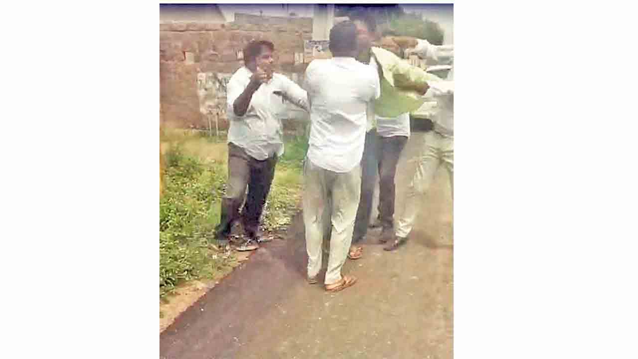 ఇందిరమ్మ ఇండ్లలో వసూళ్ల పర్వం