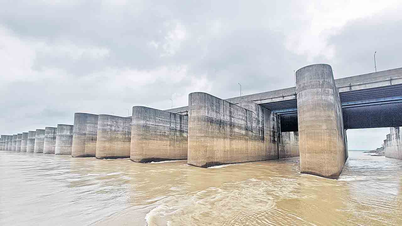 మేడిగడ్డకు 70 వేల క్యూసెకుల వరద