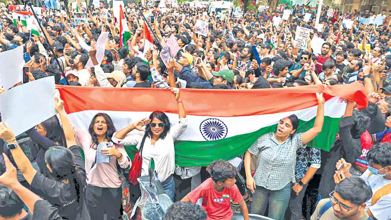 ప్రధాన్‌ చేయకపోతే ప్రధాని రాజీనామా చేయాలి : అభిజీత్‌