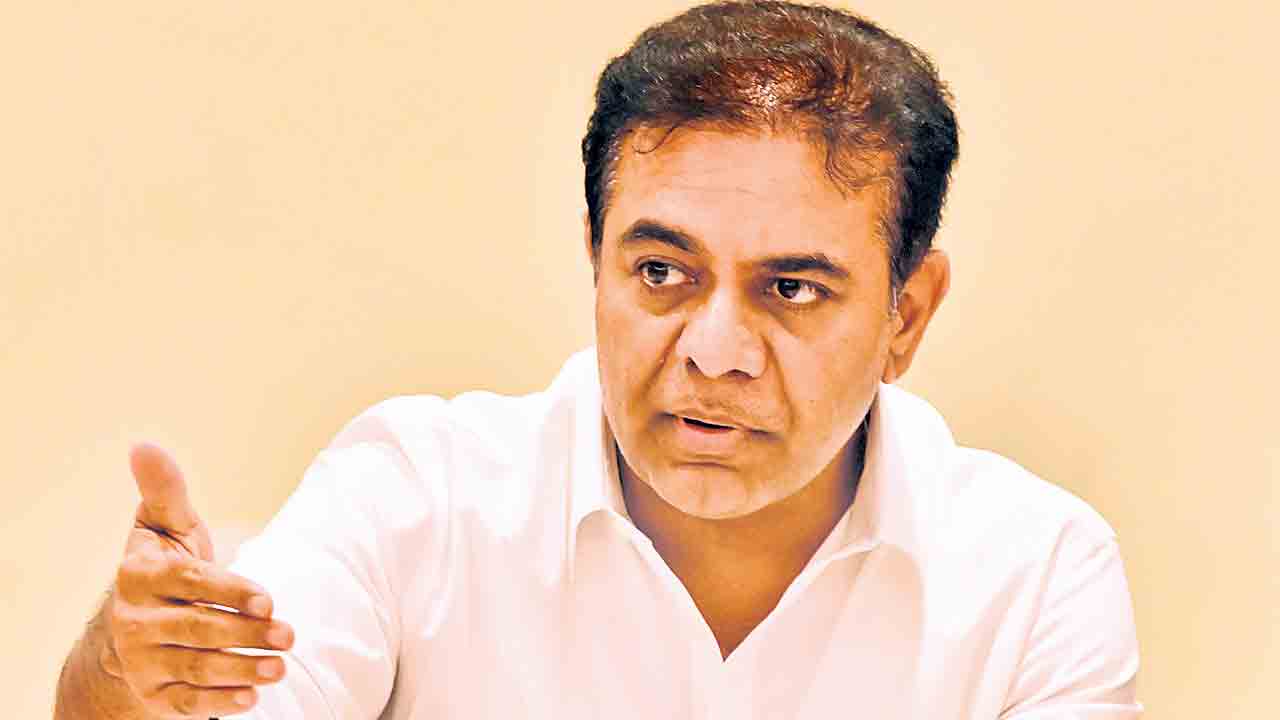 మోదీ అంటే కేడీకి భయంపాత కేసులు..