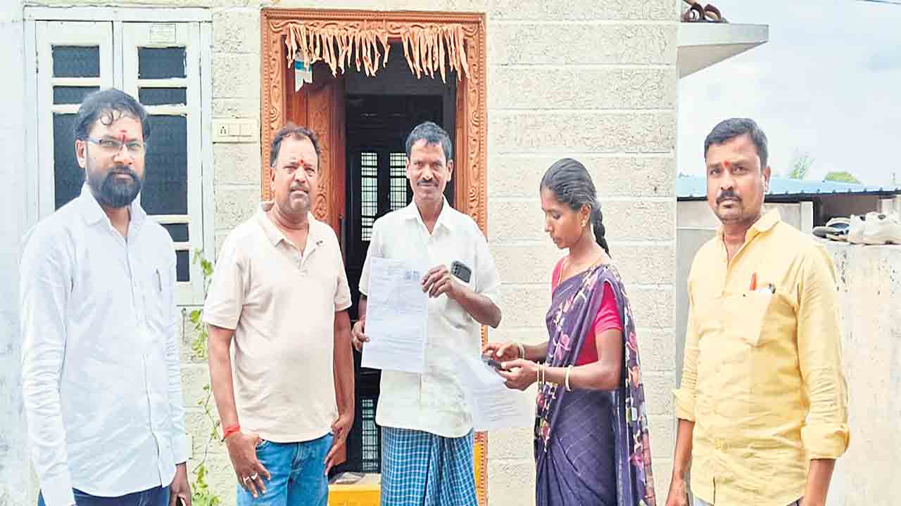 ఎన్యూమరేషన్‌ ఫారాల పంపిణి 60% లోపే