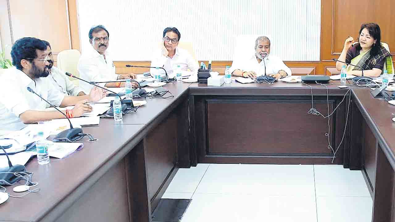 మెరుగైన వైద్య సేవలు అందించాలి