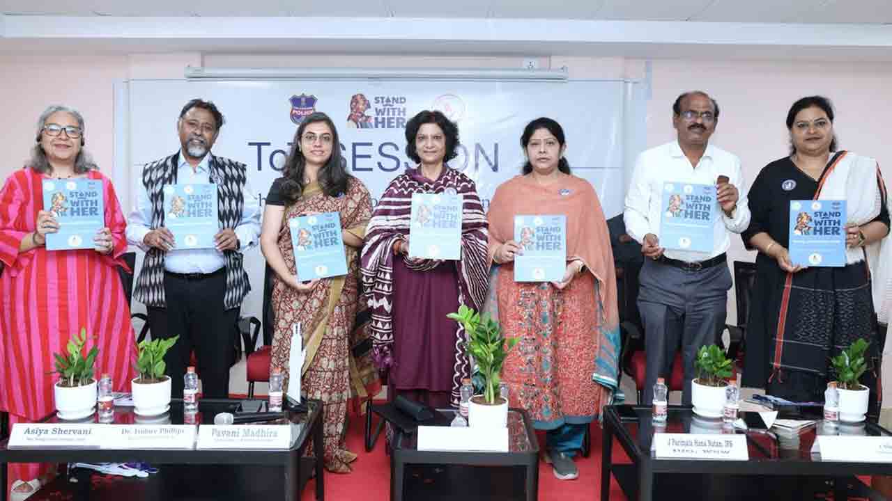 విద్యాసంస్థల్లోనూ ‘స్టాండ్‌ విత్‌ హర్‌’