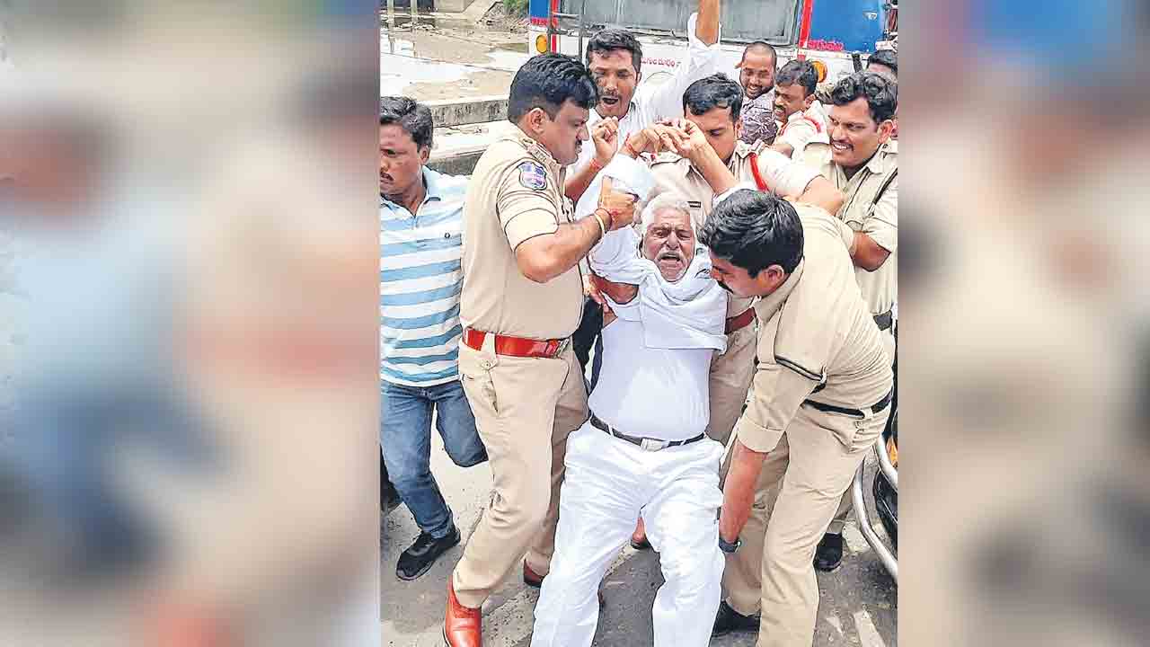 వరద కాలువకు నీటిని విడుదల చేయాలి