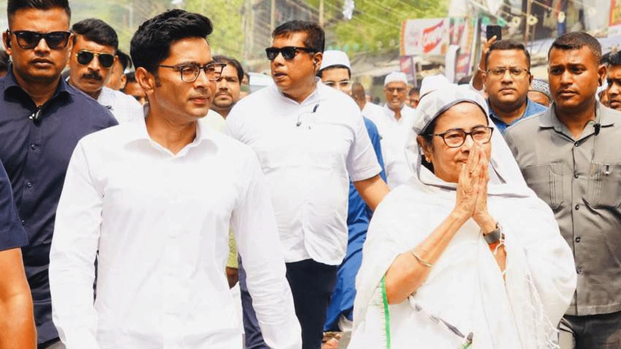 Mamata Banerjee | సీనియ‌ర్‌లు అంతా పార్టీని వీడుతున్నా మేన‌ల్లుడినే మెచ్చుకుంటున్న మ‌మ‌తాబెన‌ర్జీ