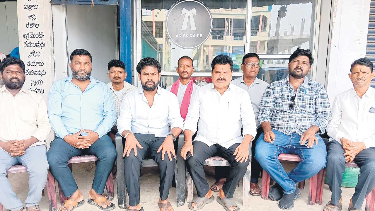 బీఆర్‌ఎస్‌ నాయకుల ఓట్లు తొలిగించే కుట్ర