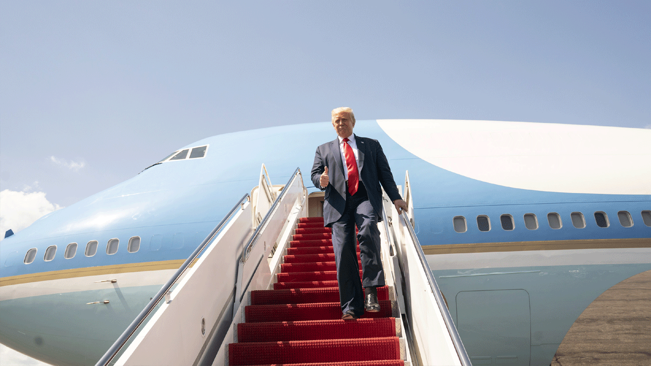 Donald Trump | కొత్త ఎయిర్‌ఫోర్స్ వ‌న్ విమానంలో ట్రంప్ ప్ర‌యాణం.. 37 ఏళ్ల‌లో తొలిసారి అని చెప్పిన అమెరికా ప్రెసిడెంట్‌