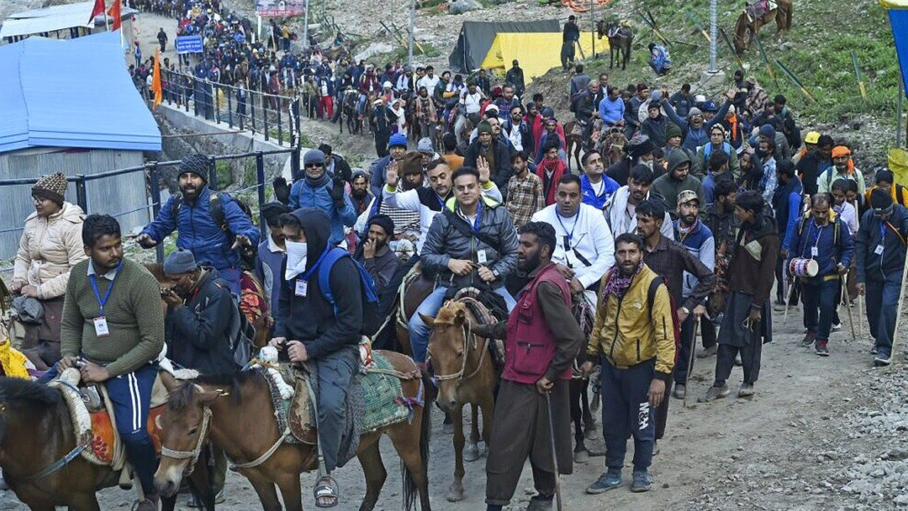 Amarnath Yatra | మూడు ల‌క్ష‌ల‌కు చేరువ‌లో అమ‌ర్‌నాథ్‌ను ద‌ర్శించుకున్న భ‌క్తుల సంఖ్య‌.. ఇవాళ 3 ల‌క్ష‌లు దాటే ఛాన్స్‌..!