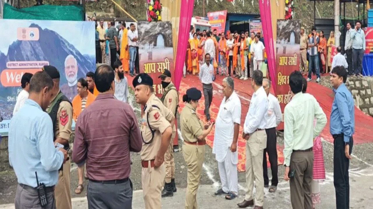 Amarnath Yatra | అమ‌ర్‌నాథ్ యాత్రికుల‌కు చంద‌ర్‌కోట్ వ‌ద్ద సాద‌ర‌ స్వాగ‌తం..!