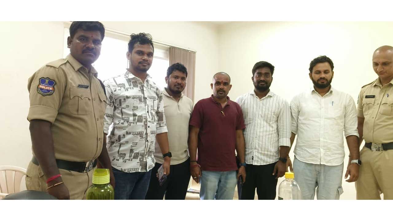 Nirudyoga JAC | పోలీస్‌ నోటిఫికేషన్‌పై అభ్యర్థుల ఆగ్రహం