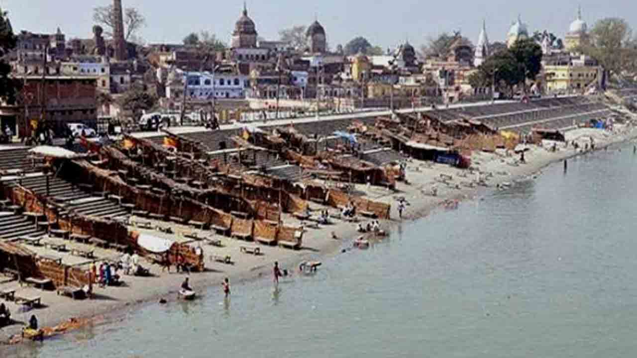 Ayodhya | పవిత్ర నదిలోని పడవలో మాంసం తిని, మద్యం సేవించిన యువకులు.. ముగ్గురు అరెస్ట్‌
