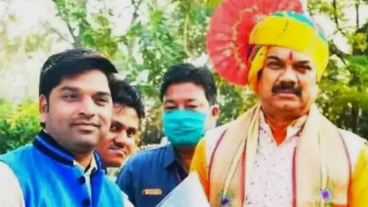 BJP Youth Leader Molests Doctor | వైద్యురాలిని లైంగికంగా వేధించిన బీజేపీ యువజన నేత.. డాక్టర్ల నిరసన, ఇద్దరిపై కేసు