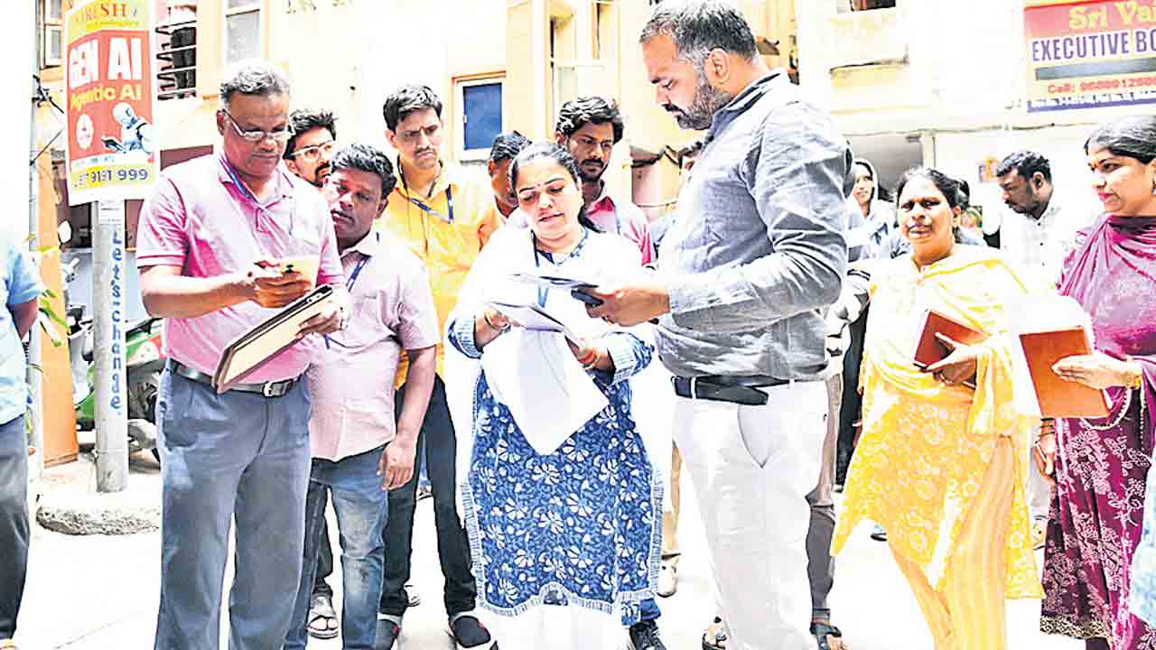 ఫారంల తీసుకోకుంటే ఓటు గల్లంతే..!