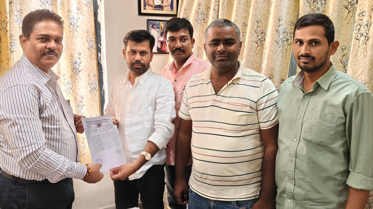 Belt Shops | బెల్ట్ షాపులు మూసివేయాలని ఈఎస్‌కు వినతి పత్రం అందజేత