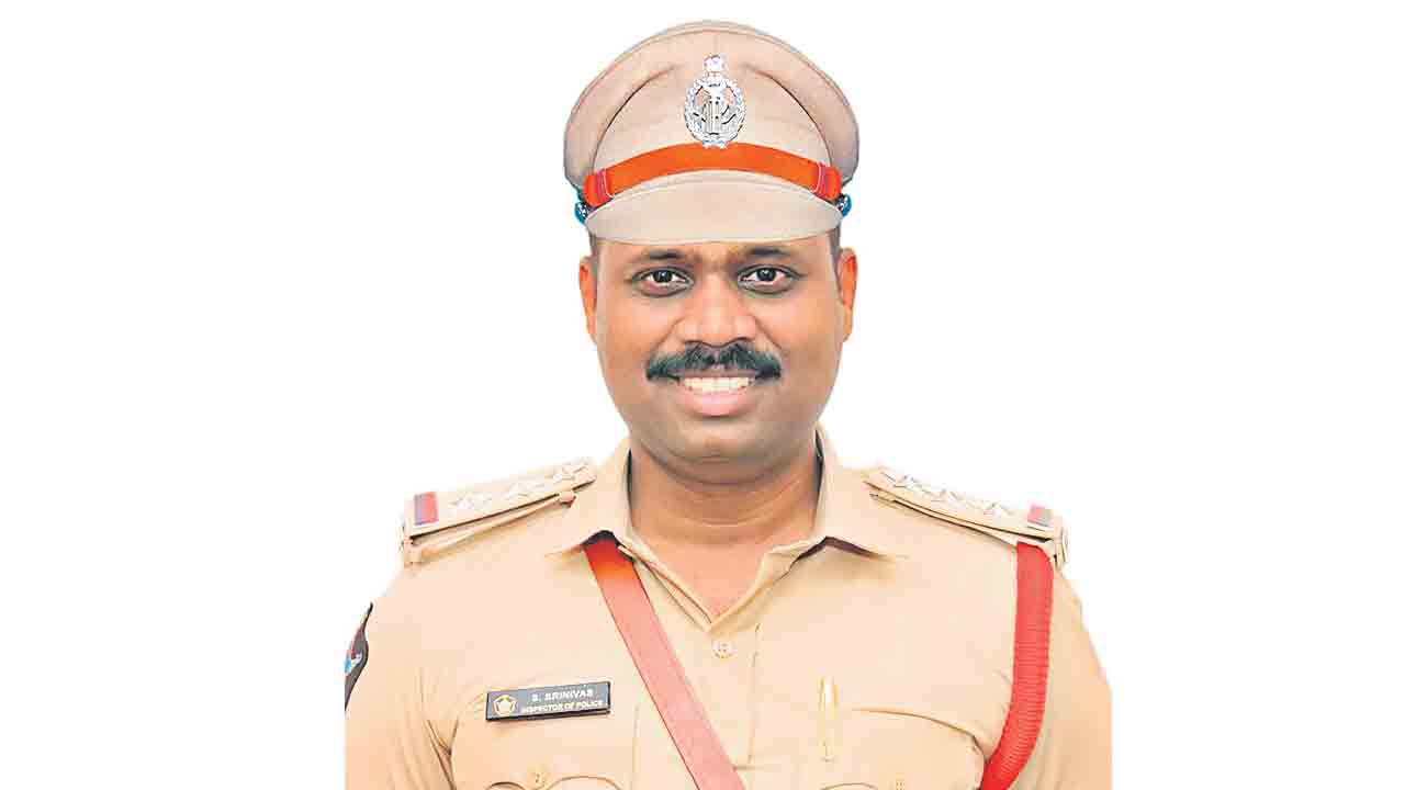 బొబ్బిలి రూరల్‌ సీఐ బదిలీ.. కేవీఆర్‌ అరెస్ట్‌ ఎఫెక్ట్‌
