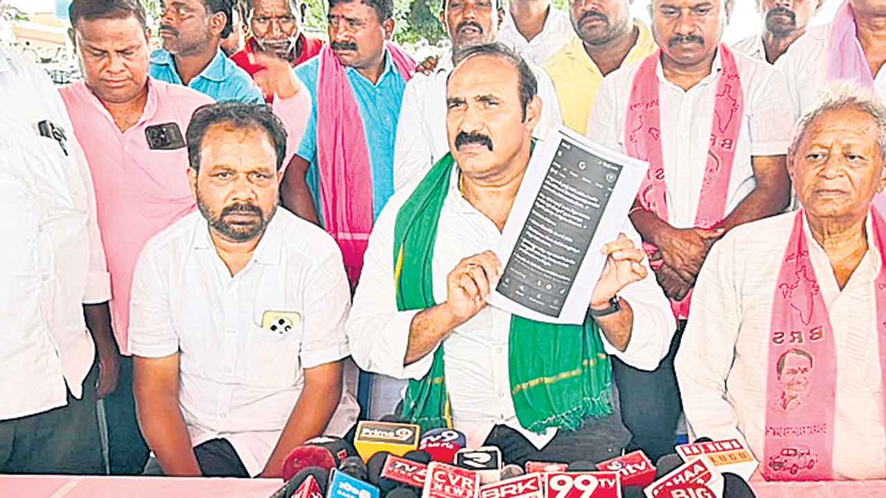 రైతుల నోట్లో మట్టి కొట్టిన ఉత్తమ్‌