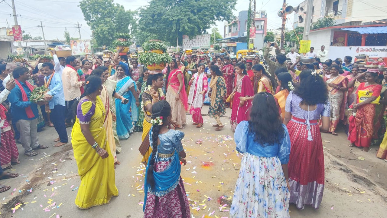 Gangadevi Bonalu | ముల్కల్లలో ఘనంగా గంగాదేవి బోనాల జాతర