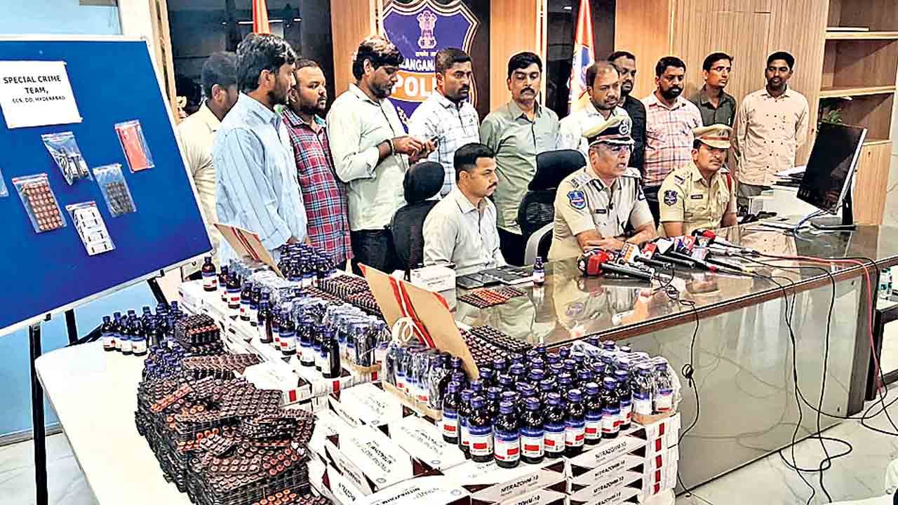 డ్రగ్స్‌కు బదులు నిద్రమాత్రలు, దగ్గు సిరప్‌లు..!