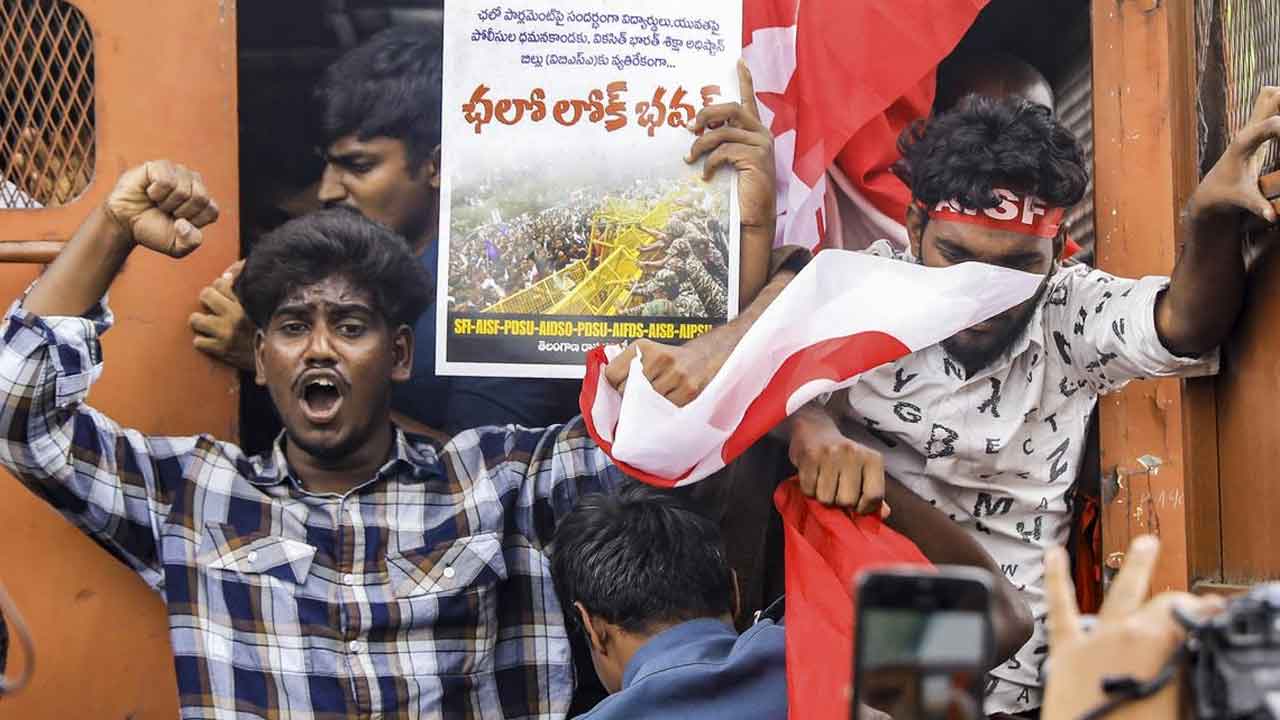 ‘చలో లోక్‌భవన్‌’ భగ్నం