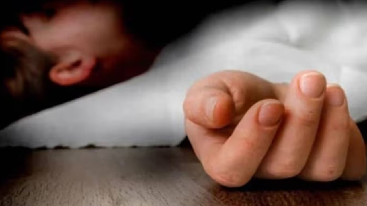 Tragedy | రెండో అంతస్తు నుంచి కింద పడి రెండేళ్ల చిన్నారి మృతి
