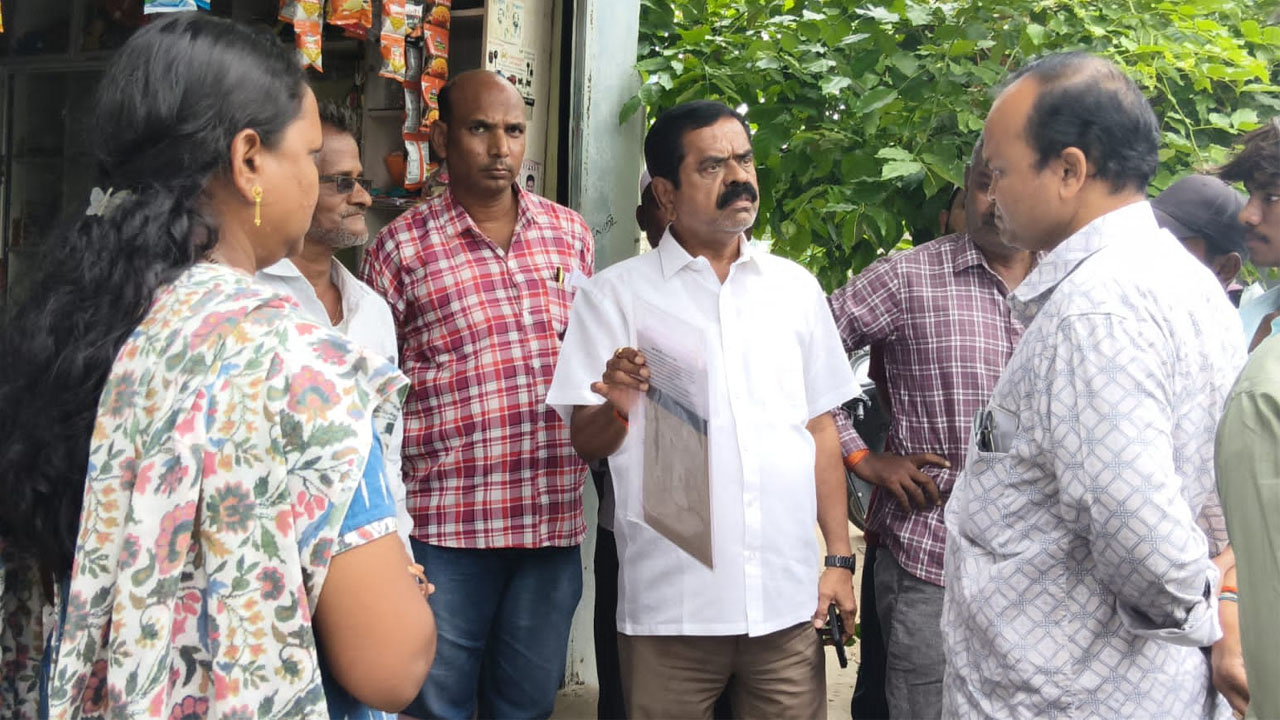 Former MLA Chittem | సర్‌లో అధికారుల అక్రమాలపై మాజీ ఎమ్మెల్యే ఆగ్రహం