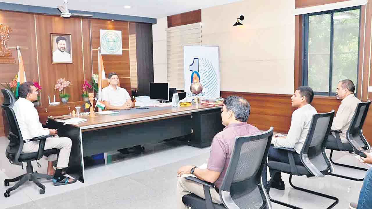 వర్షాల నేపథ్యంలో అప్రమత్తంగా ఉండాలి