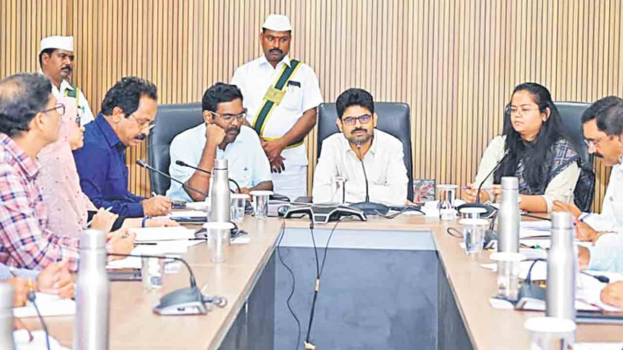 భూ రీసర్వేను నిర్దేశిత గడువులోగా పూర్తిచేయాలి