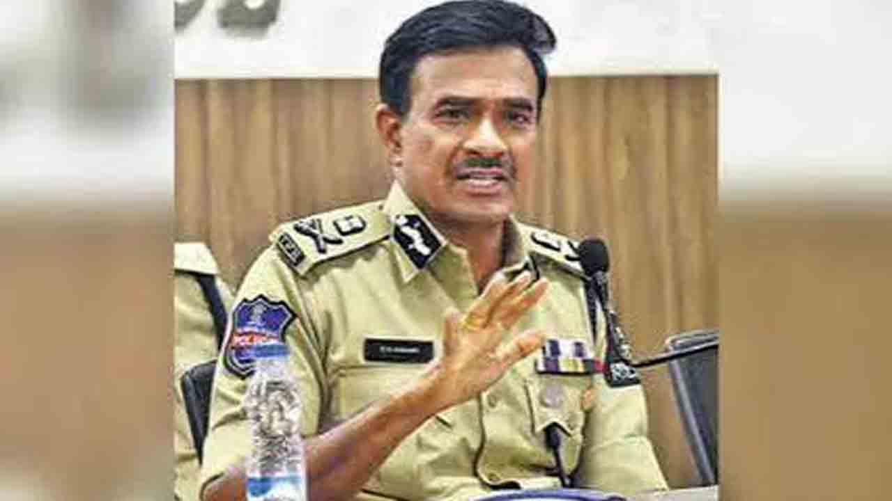 పోలీస్‌స్టేషన్ల పరిధుల పునర్వ్యవస్థీకరణ చేపట్టండి