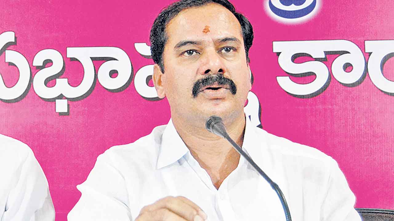 స్థానిక యువతకే 90% ఉద్యోగాలివ్వాలి