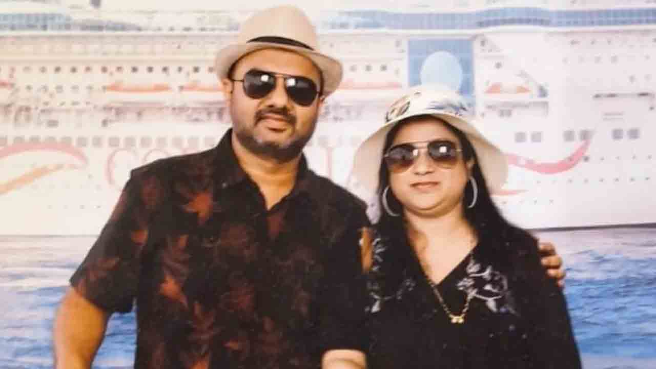 నేలపై భర్త శవం.. రీల్స్‌ చూస్తున్న భార్య