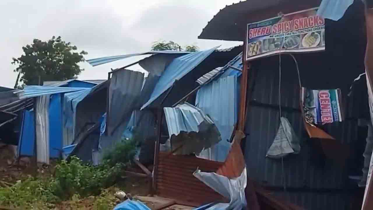 Demolitions | పేదల షెడ్లను బుల్డోజర్లతో కూల్చేసిన కాంగ్రెస్ సర్కార్.. వీడియో