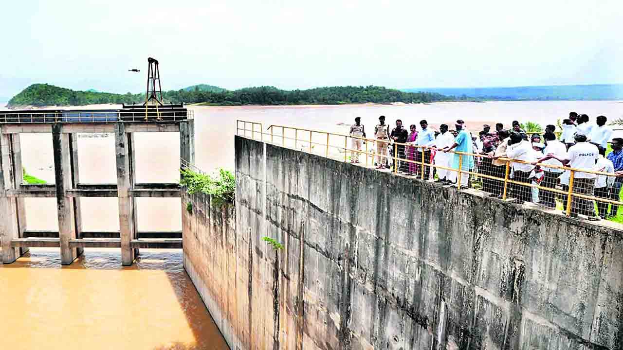 దేవాదుల పనులను పూర్తిచేస్తాం